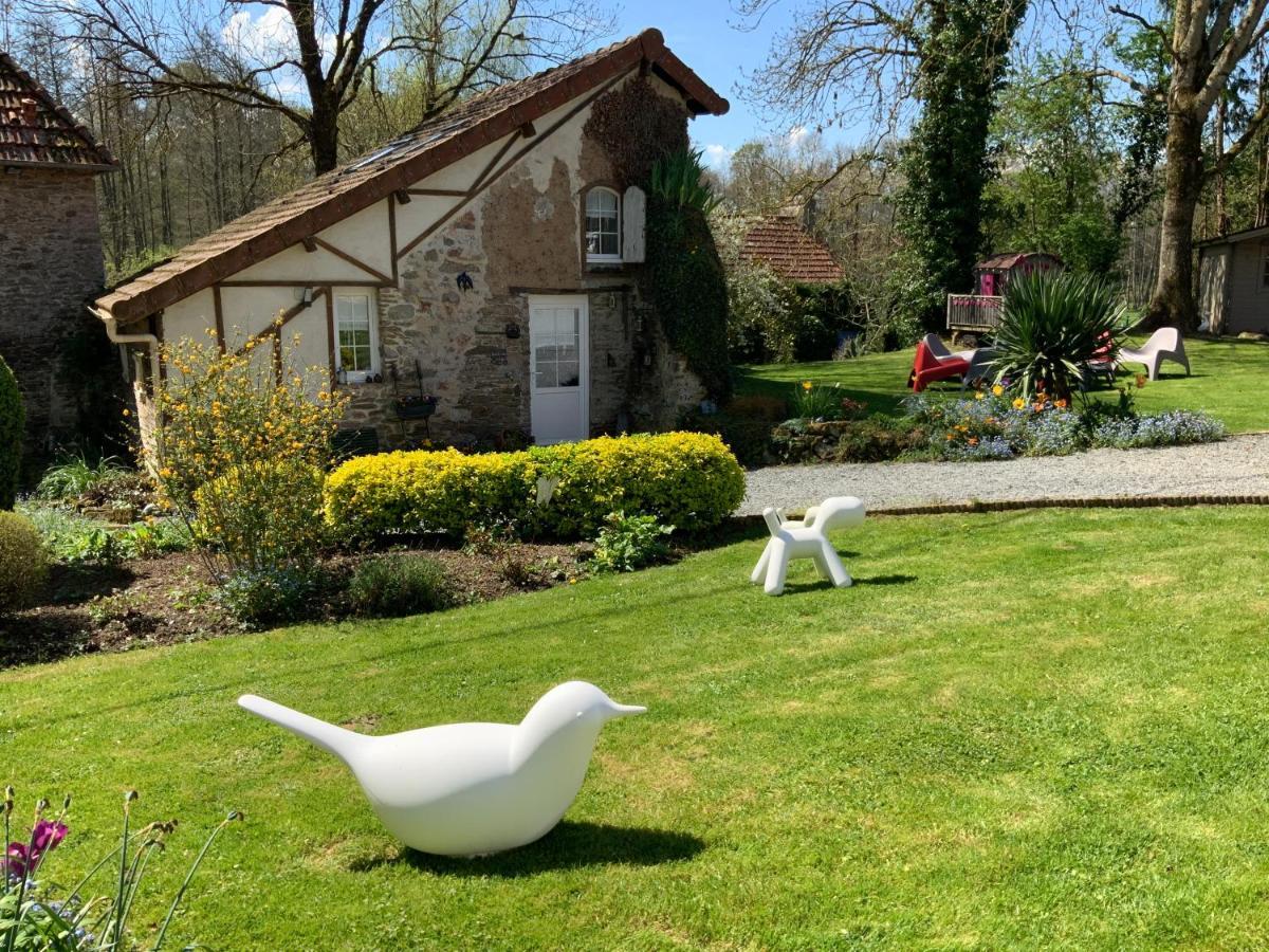 Le Moulin De La Castellerie Bed & Breakfast Moon-sur-Elle ภายนอก รูปภาพ