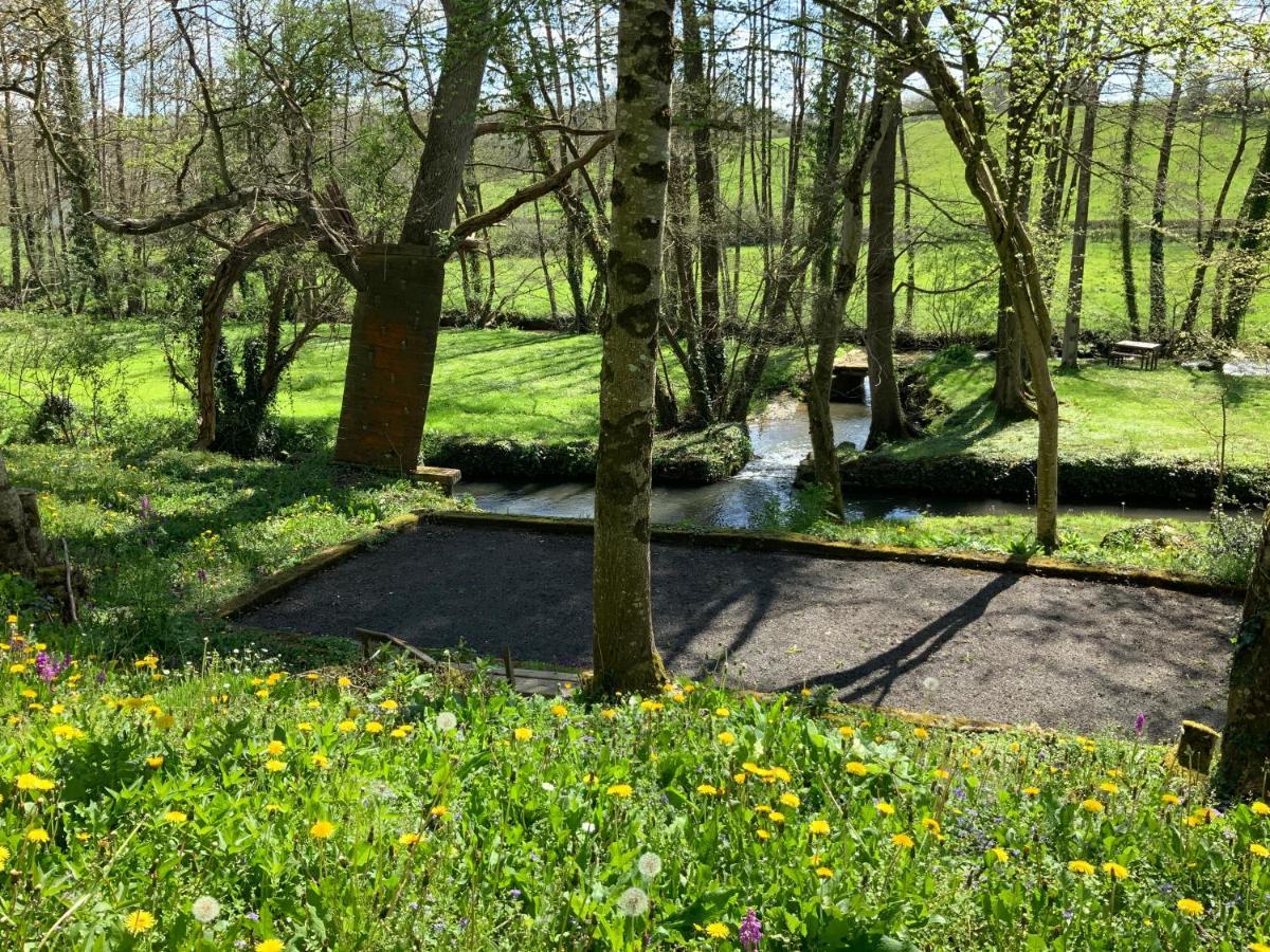 Le Moulin De La Castellerie Bed & Breakfast Moon-sur-Elle ภายนอก รูปภาพ