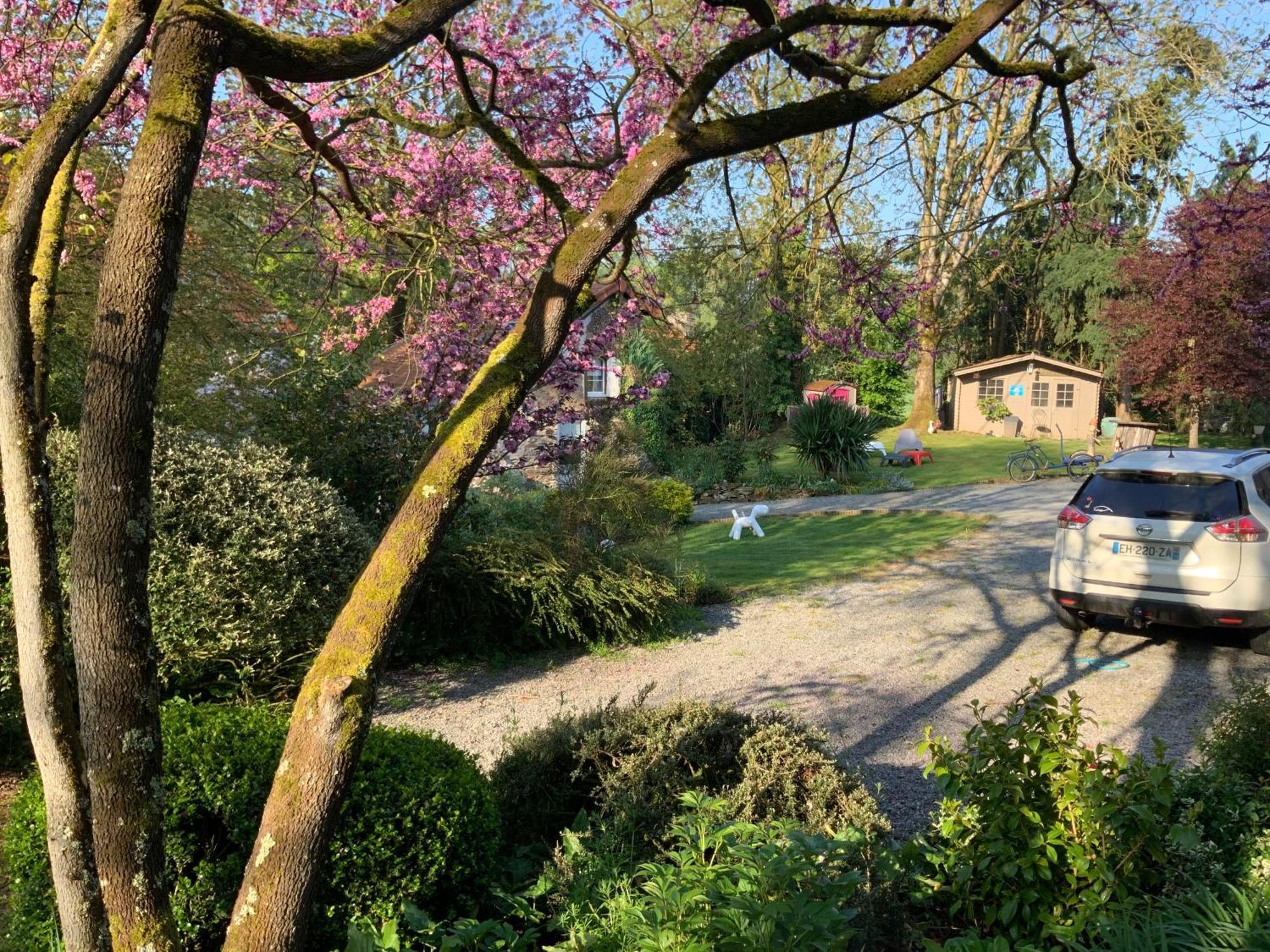 Le Moulin De La Castellerie Bed & Breakfast Moon-sur-Elle ภายนอก รูปภาพ