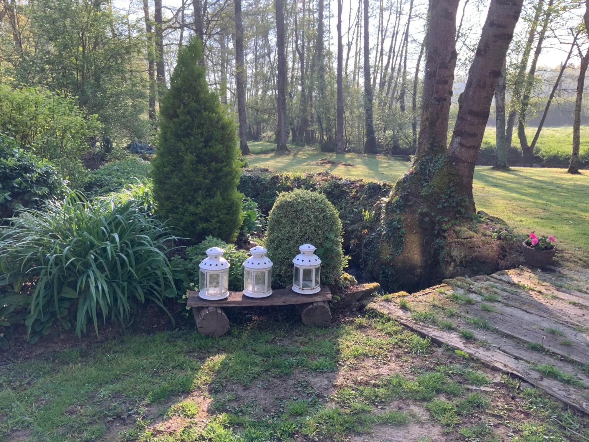 Le Moulin De La Castellerie Bed & Breakfast Moon-sur-Elle ภายนอก รูปภาพ