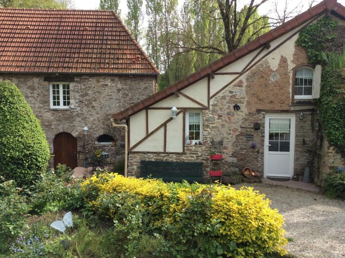 Le Moulin De La Castellerie Bed & Breakfast Moon-sur-Elle ภายนอก รูปภาพ