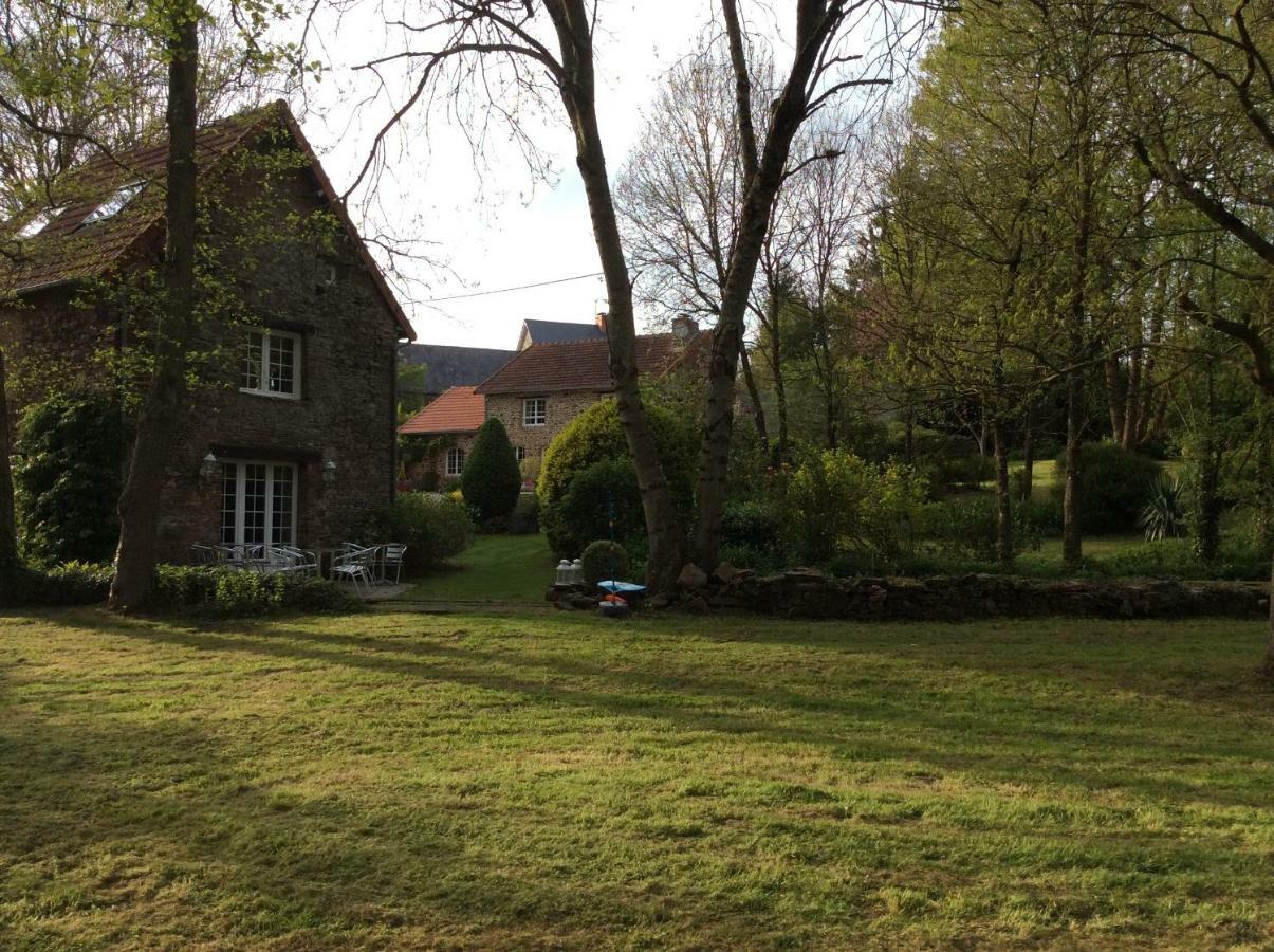 Le Moulin De La Castellerie Bed & Breakfast Moon-sur-Elle ภายนอก รูปภาพ