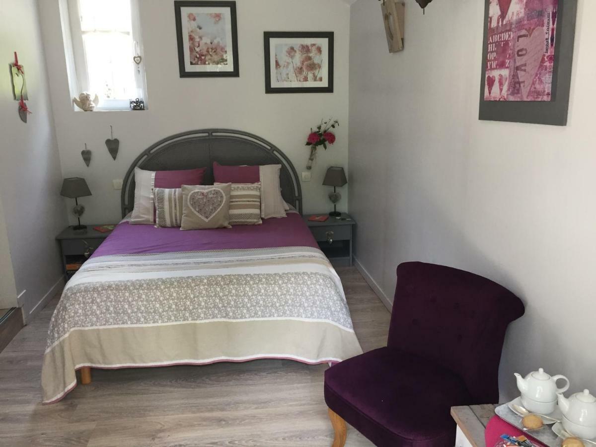 Le Moulin De La Castellerie Bed & Breakfast Moon-sur-Elle ภายนอก รูปภาพ