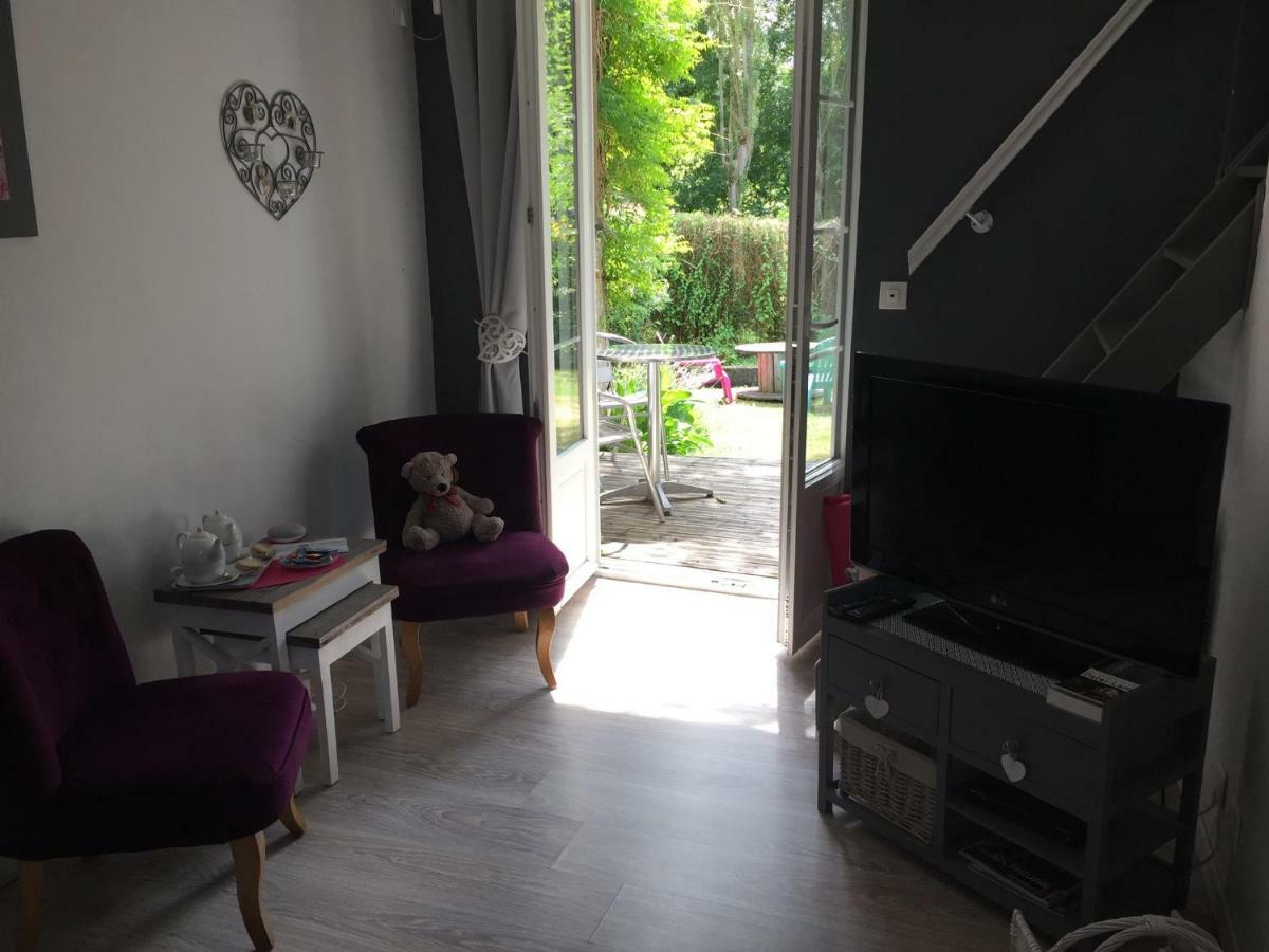 Le Moulin De La Castellerie Bed & Breakfast Moon-sur-Elle ภายนอก รูปภาพ