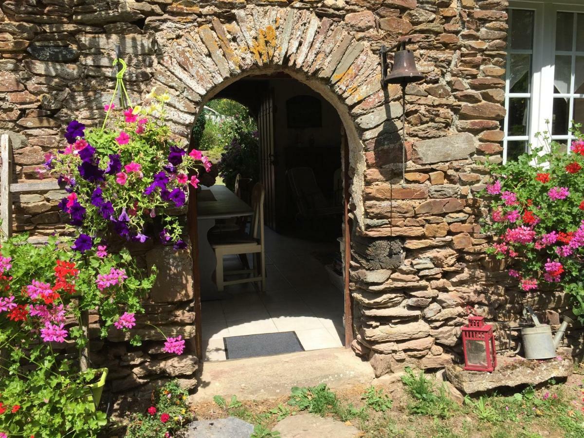 Le Moulin De La Castellerie Bed & Breakfast Moon-sur-Elle ภายนอก รูปภาพ