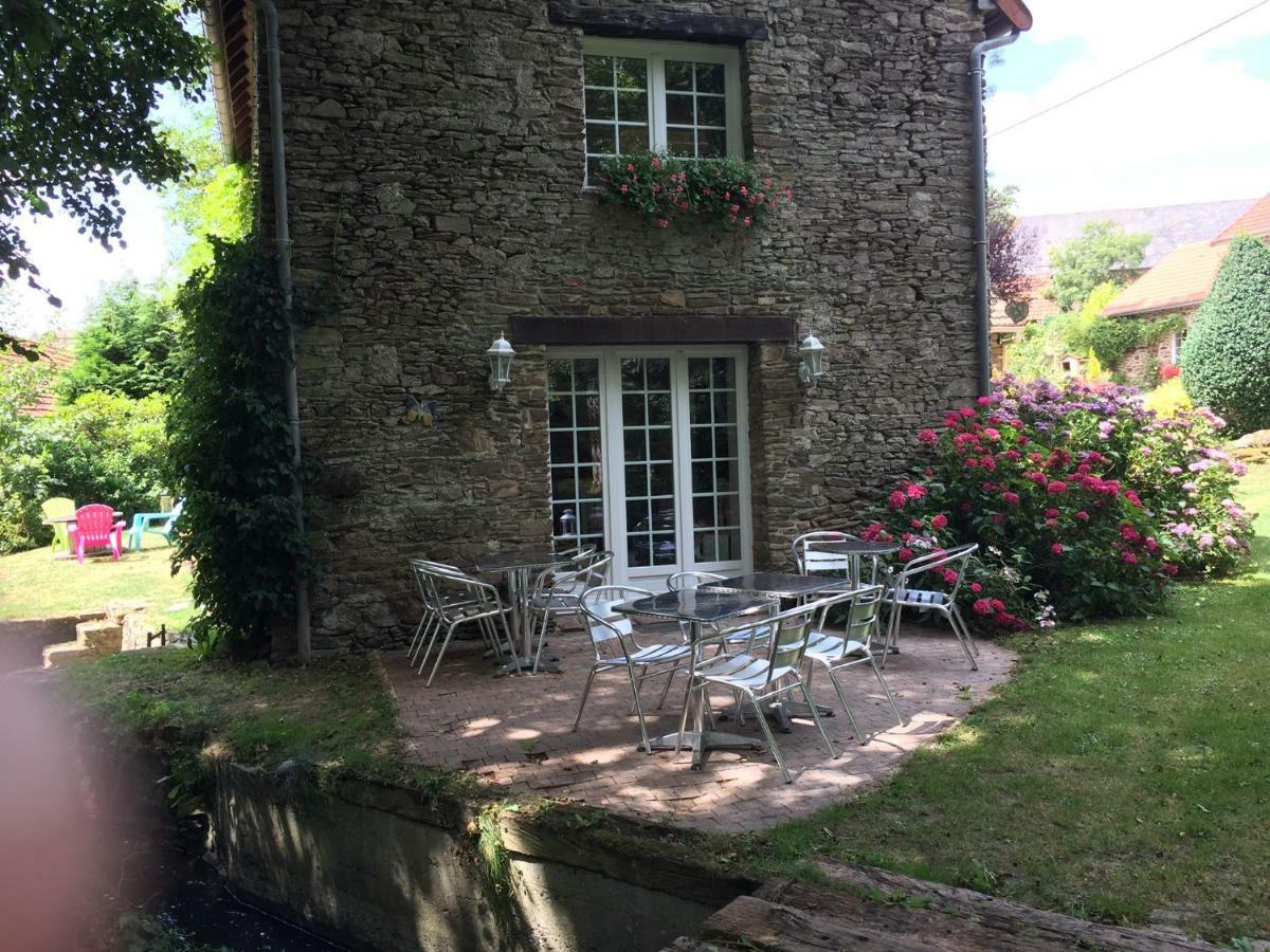 Le Moulin De La Castellerie Bed & Breakfast Moon-sur-Elle ภายนอก รูปภาพ