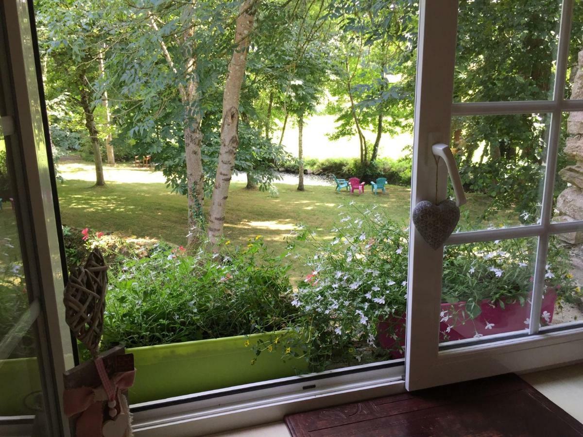Le Moulin De La Castellerie Bed & Breakfast Moon-sur-Elle ภายนอก รูปภาพ