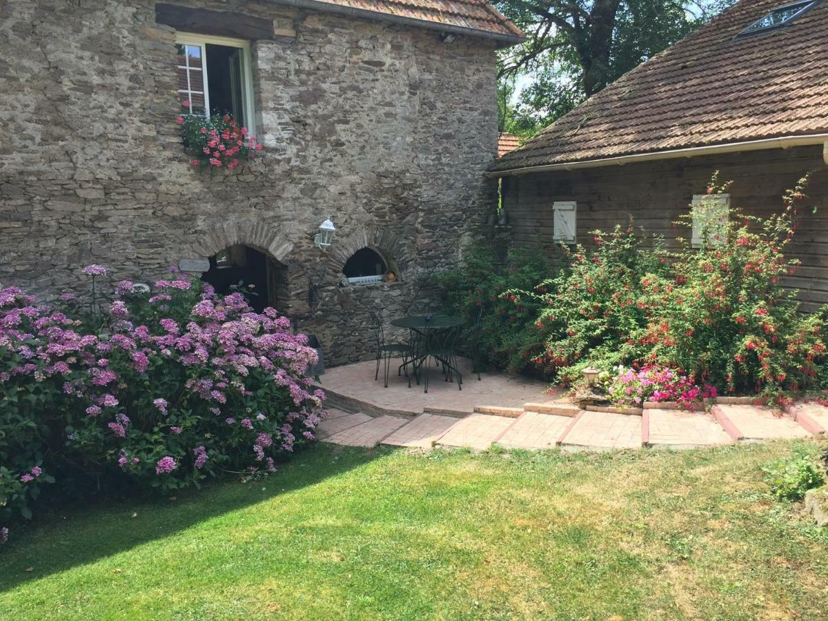 Le Moulin De La Castellerie Bed & Breakfast Moon-sur-Elle ภายนอก รูปภาพ